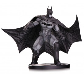 Batman Black and White Statue Arkham Origins 16 cm